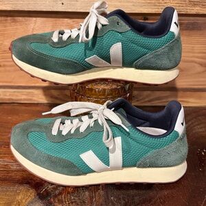 Veja Rio Branco Alveomesh Sneaker